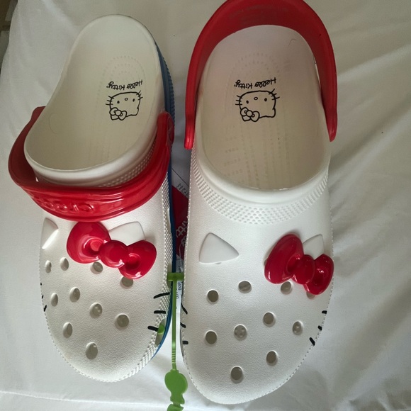Hello Kitty Red and White Sandals with Bow - Picture 1 of 5